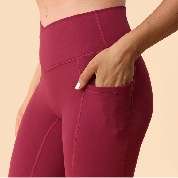 New Blogilates Women's Crisscross High-Rise Leggings Pants Burgundy Medium (6-8) - Picture 8 of 10